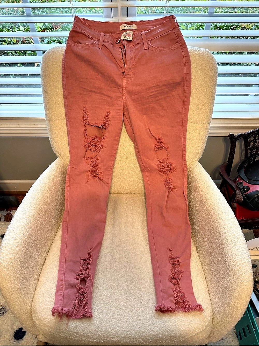 Vibrant M.I.U. Skinny Jeans. Distressed in Pink Waist 11 (29)